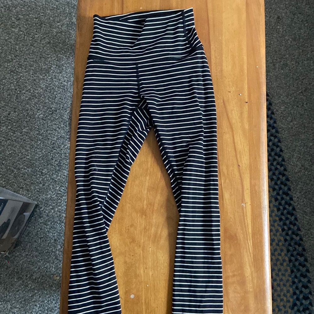 Lulu Lemon leggings size 2-perfect condition!